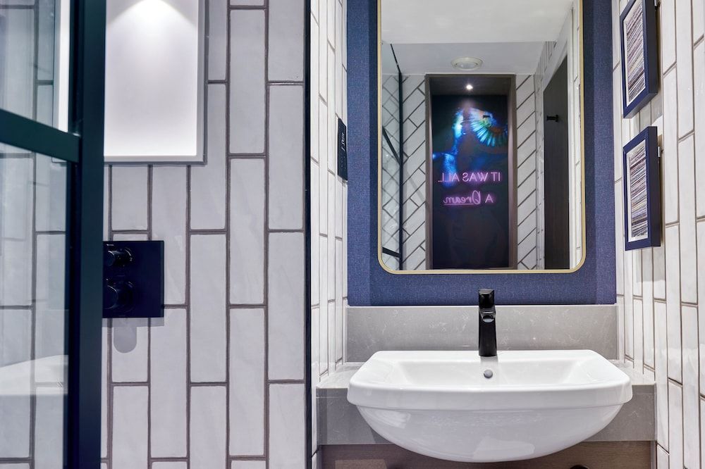 undefined NYX Hotel London Holborn by Leonardo Hotels 10