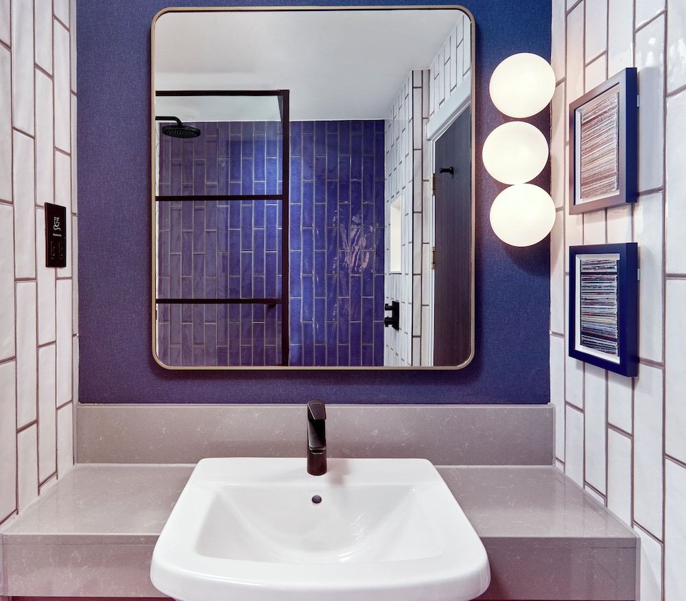 NYX Hotel London Holborn by Leonardo Hotels Superior Double Room 5