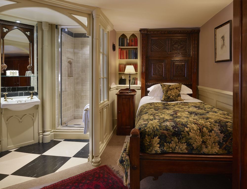 undefined Hazlitt's Hotel 2