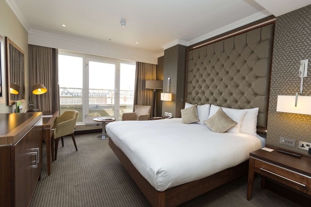 undefined DoubleTree by Hilton London Victoria