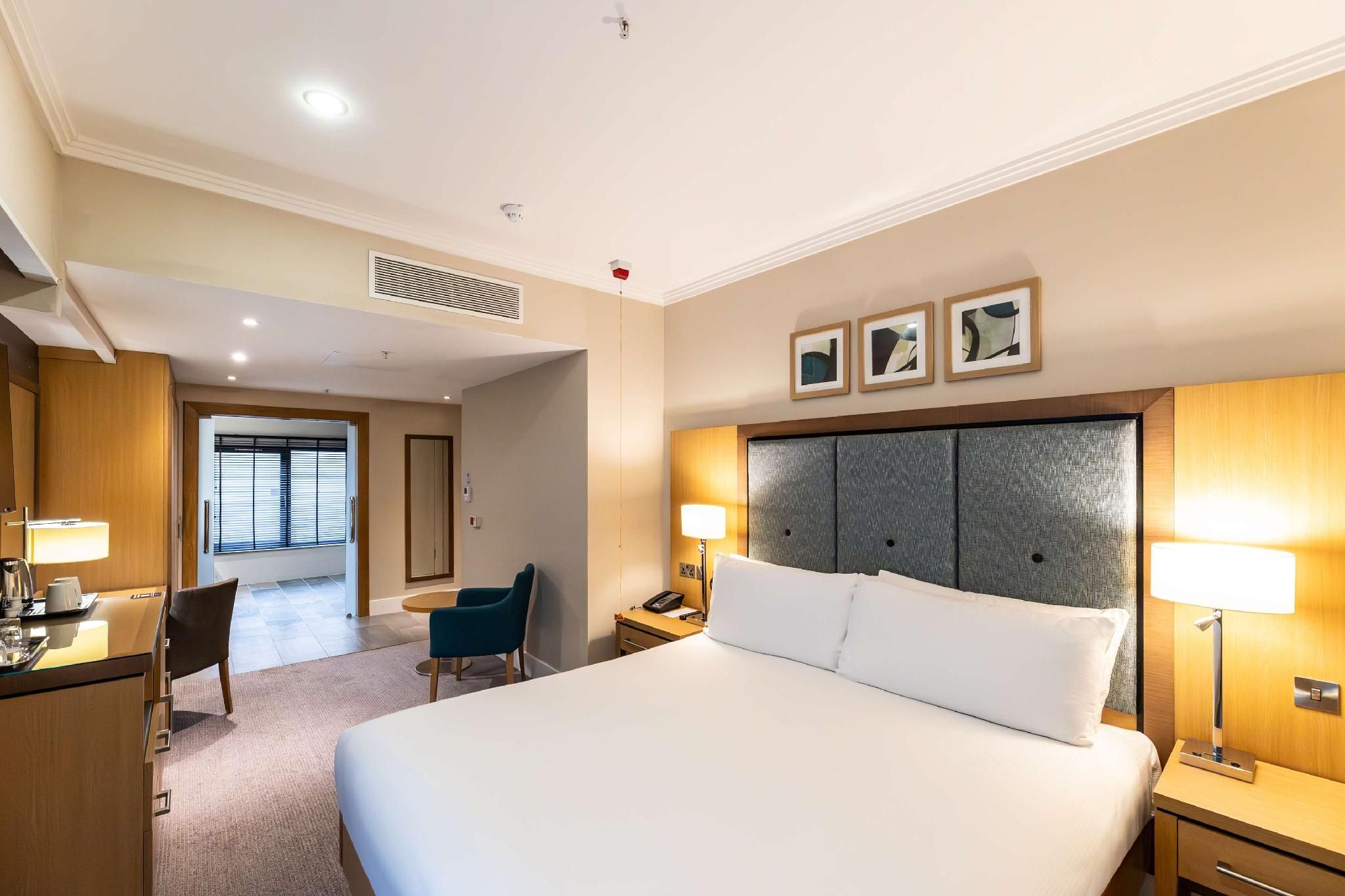 Queen Accessible Guest Room