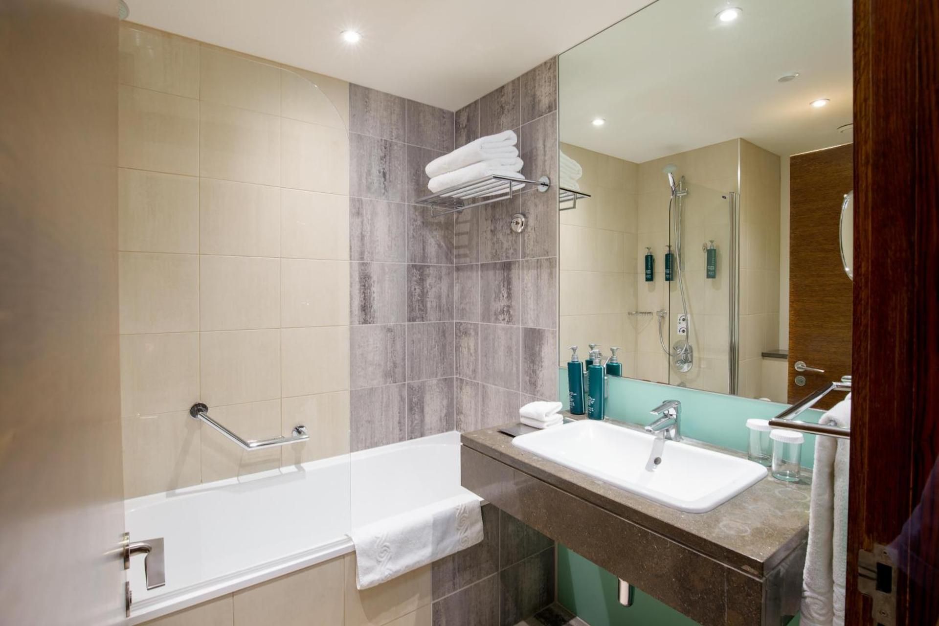 undefined Hilton London Canary Wharf 8