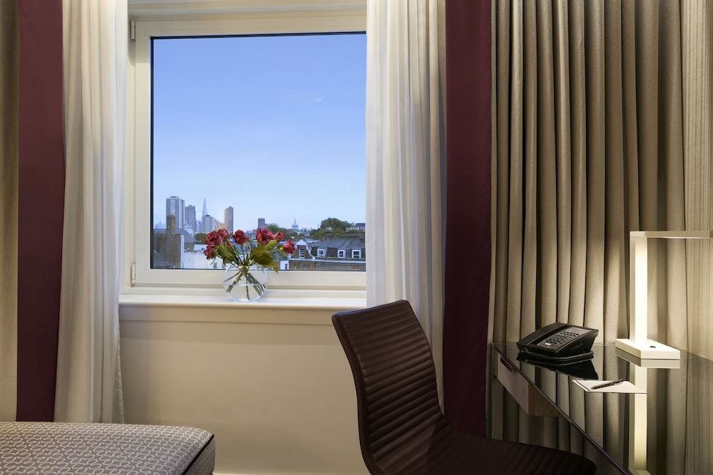 Hilton London Angel Islington Deluxe Room, 1 Double Bed, Accessible 9