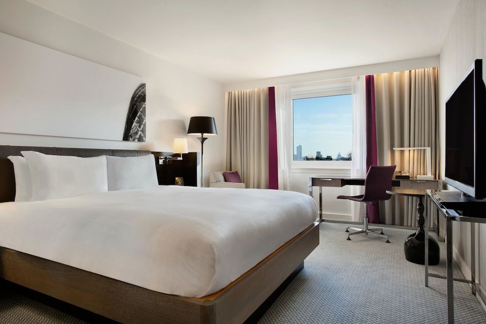 Hilton London Angel Islington Deluxe Room, 1 Double Bed, Accessible