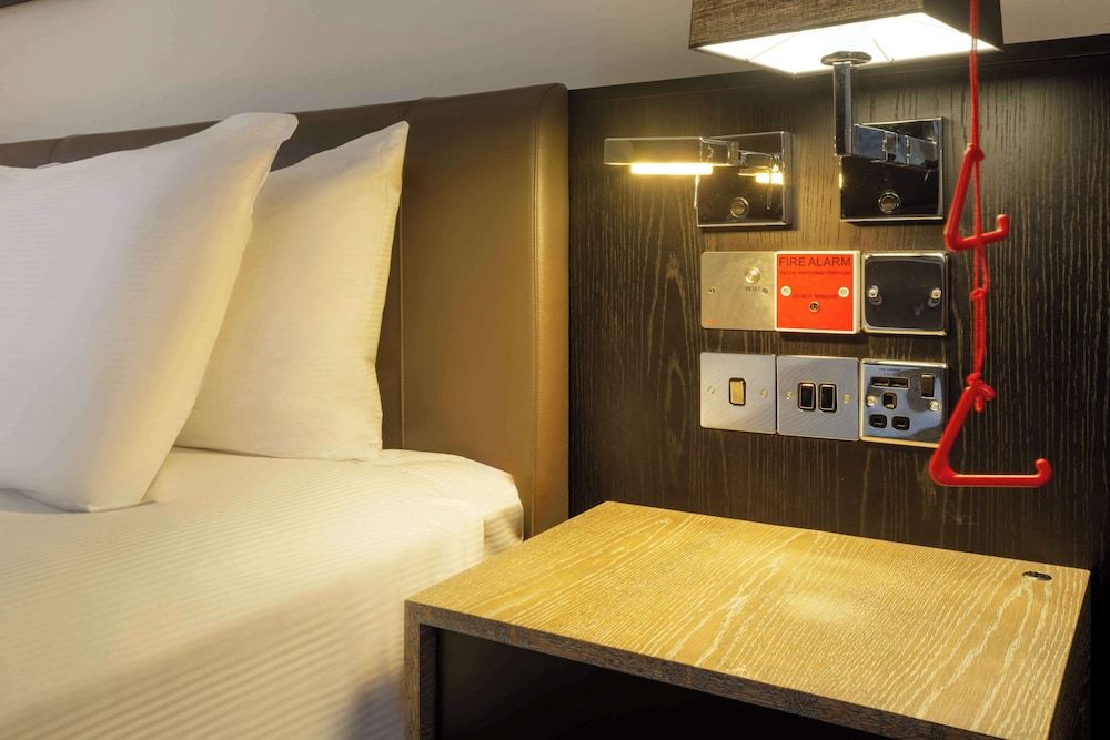 Hilton London Angel Islington Deluxe Room, 1 Double Bed, Accessible 7
