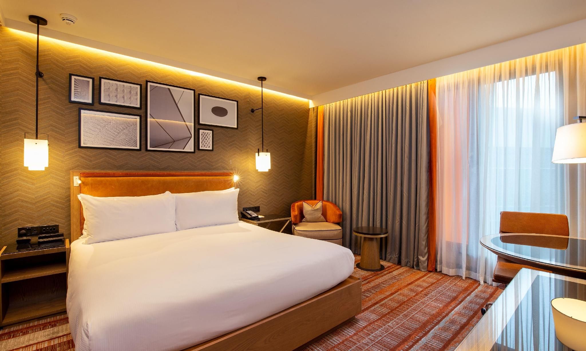 Hilton London Tower Bridge King Guest Room