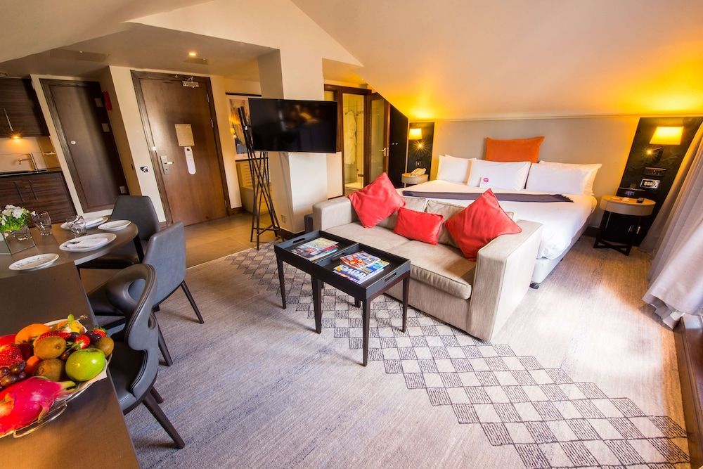 undefined DoubleTree by Hilton London Kensington 10