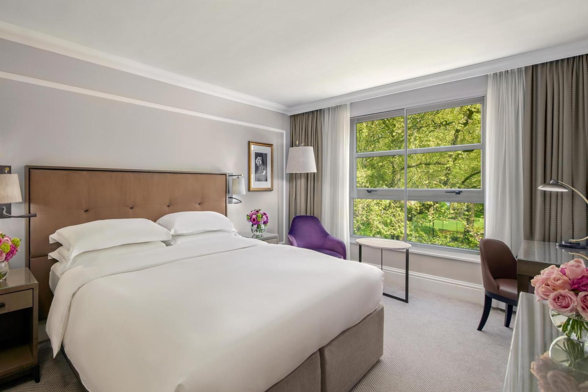 King Room with Garden View - Club Access