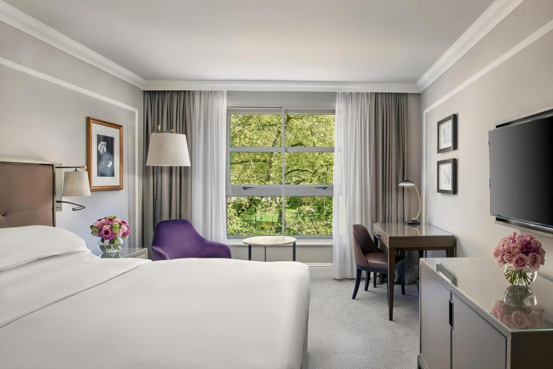 King Room with Garden View - Club Access