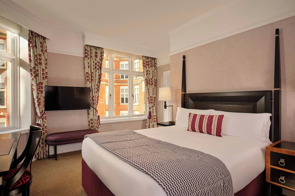 St. Ermins Hotel, Autograph Collection Room, 1 Queen Bed 2