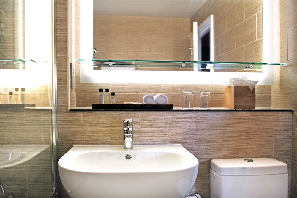 St. Ermins Hotel, Autograph Collection Room, 1 Queen Bed 5