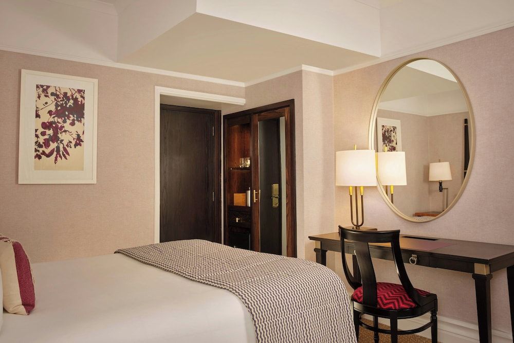 St. Ermins Hotel, Autograph Collection Room, 1 Queen Bed 6