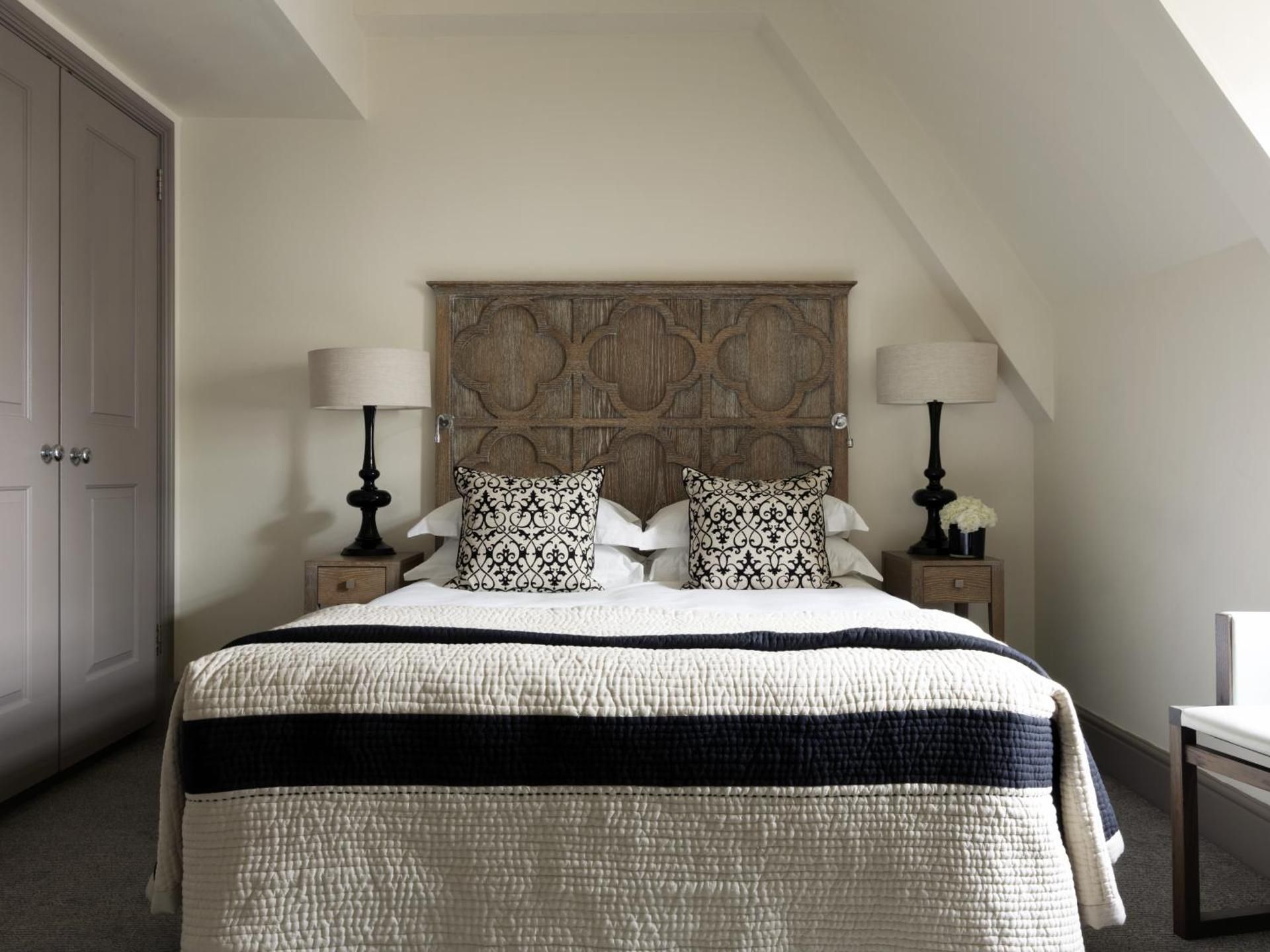 undefined The Bloomsbury 5