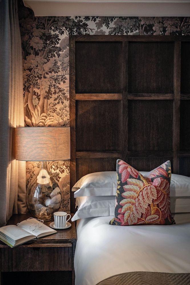 The Bloomsbury Classic Room, 1 King Bed 9