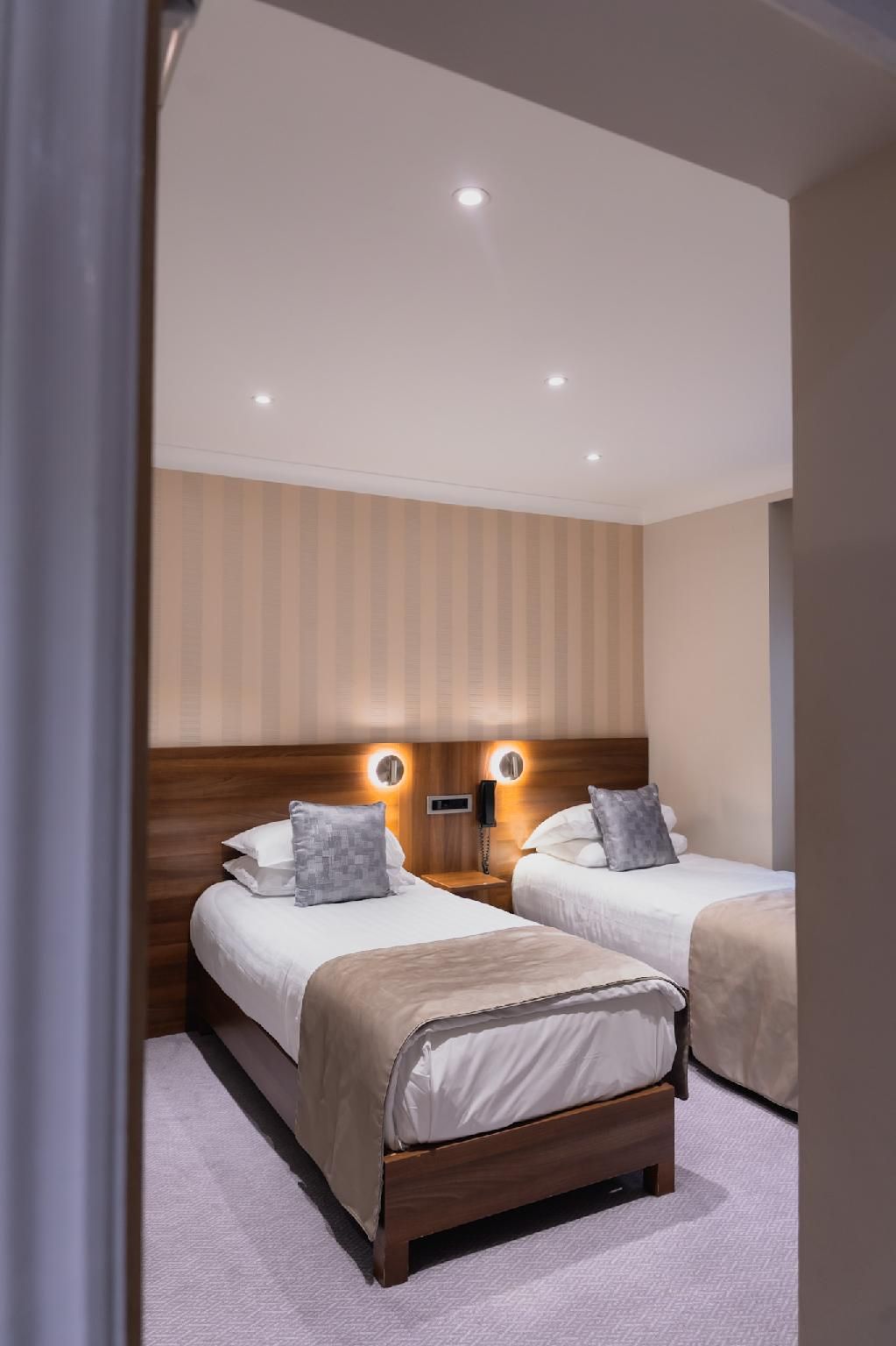 undefined London House Hotel 9