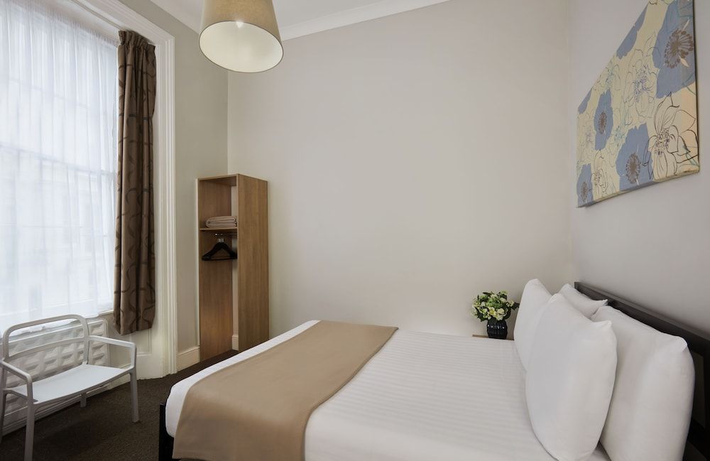 undefined Lords Hotel 4