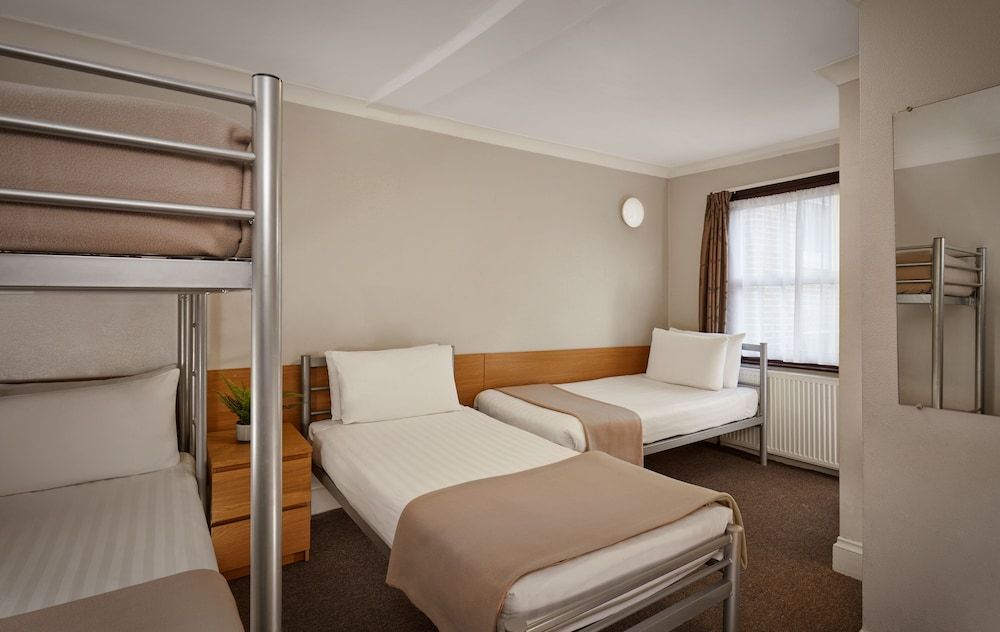 undefined Lords Hotel 5