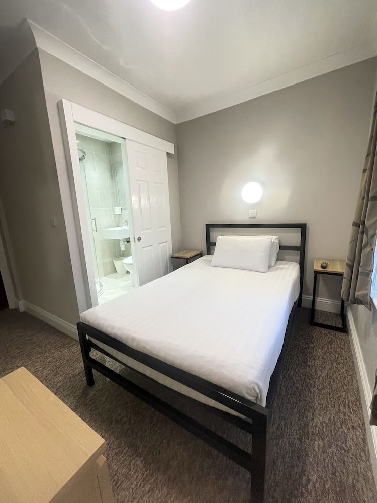 undefined Lords Hotel 3