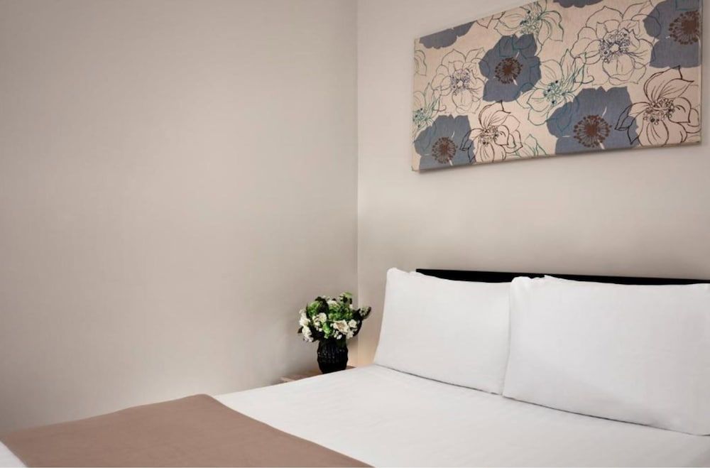 Lords Hotel Superior Double Room 3