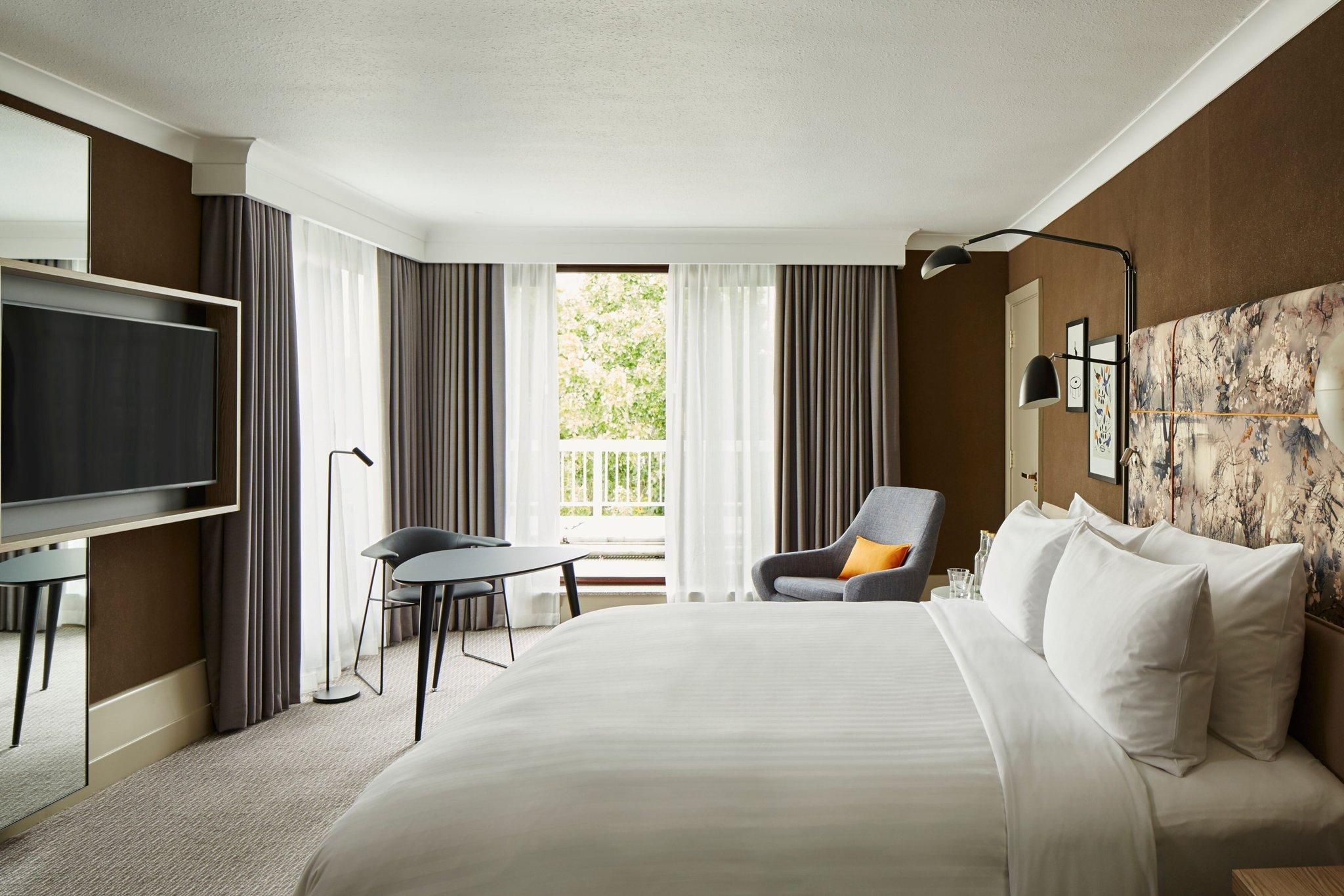 1-Bedroom Suite, Terrace, M Club lounge access, 1 Bedroom Suite, 1 King, Sofa bed, High floor