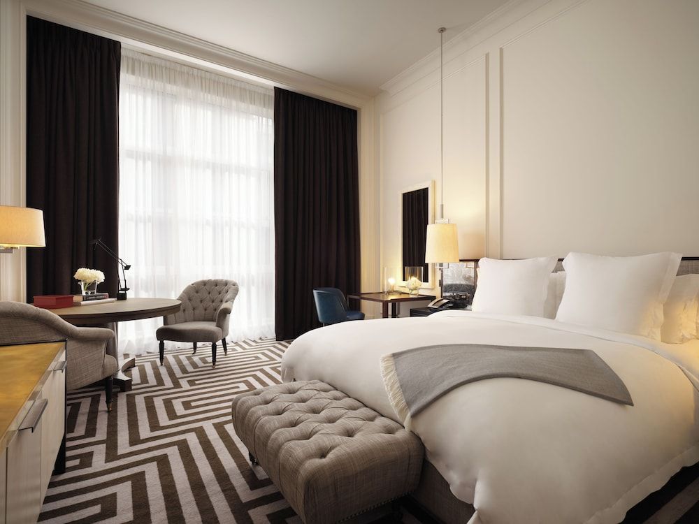 Grand Room, 1 King Bed (Premier)