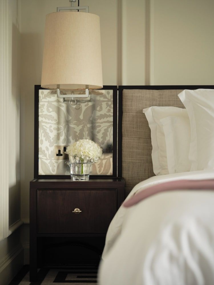 Rosewood London Deluxe Room, 1 King Bed 2