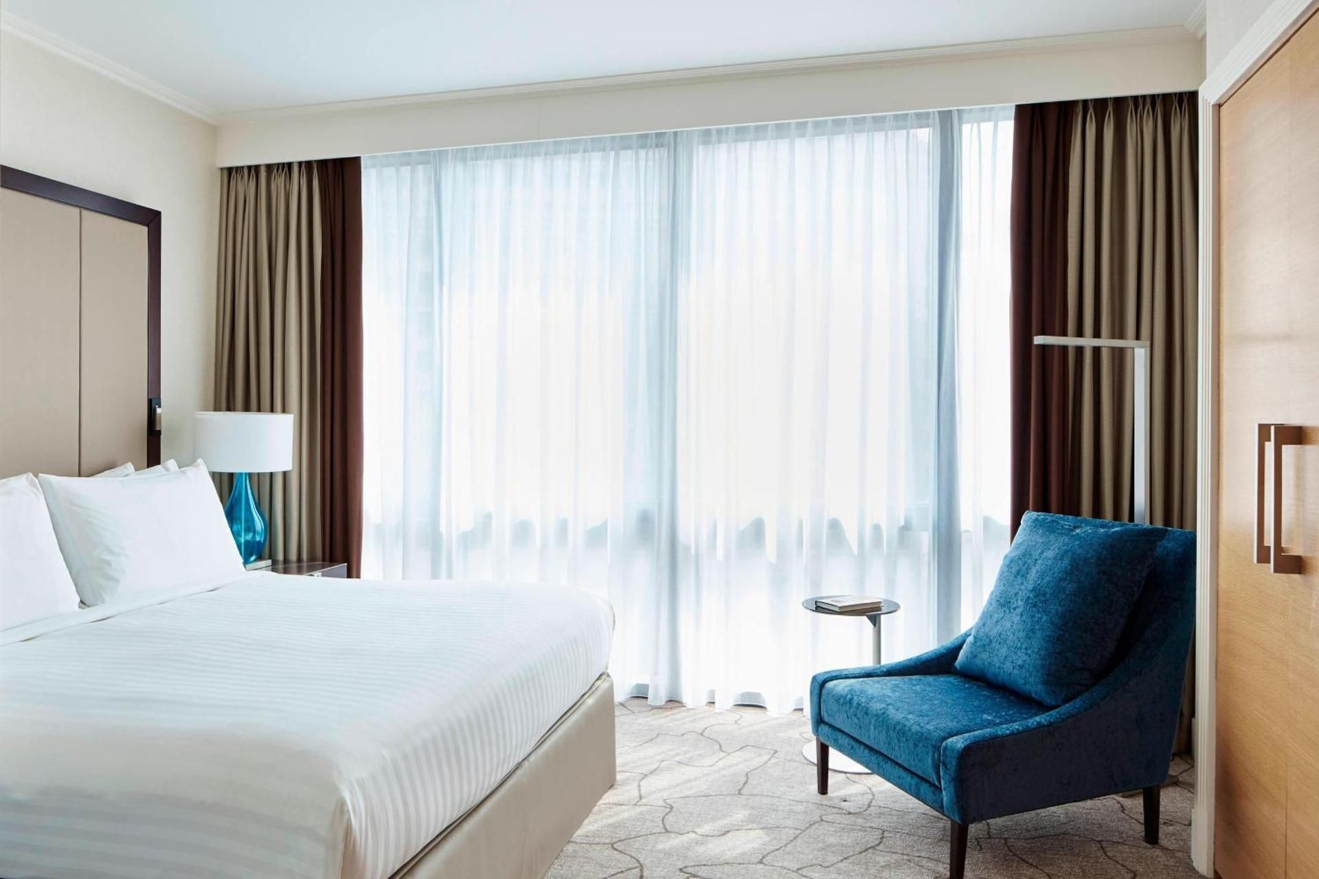 Curve Suite, Executive lounge access, 1 Bedroom Suite, 1 King