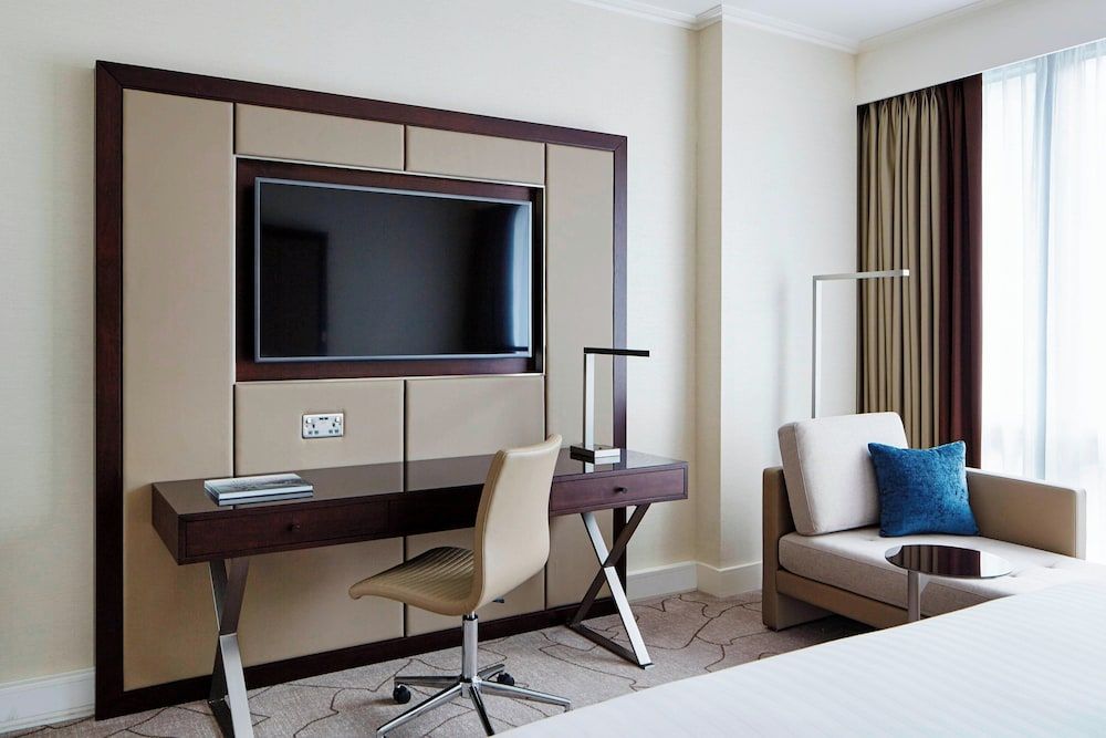 London Marriott Hotel Canary Wharf Deluxe Room, 1 King Bed 6