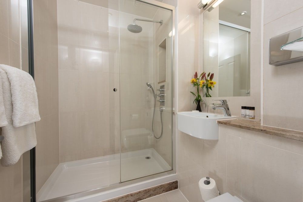 undefined Park International Hotel 8