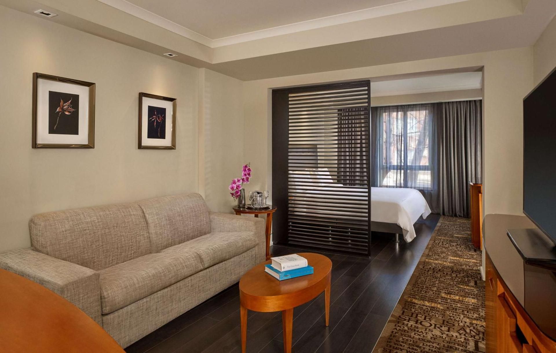 Executive Studio (3 Adults)