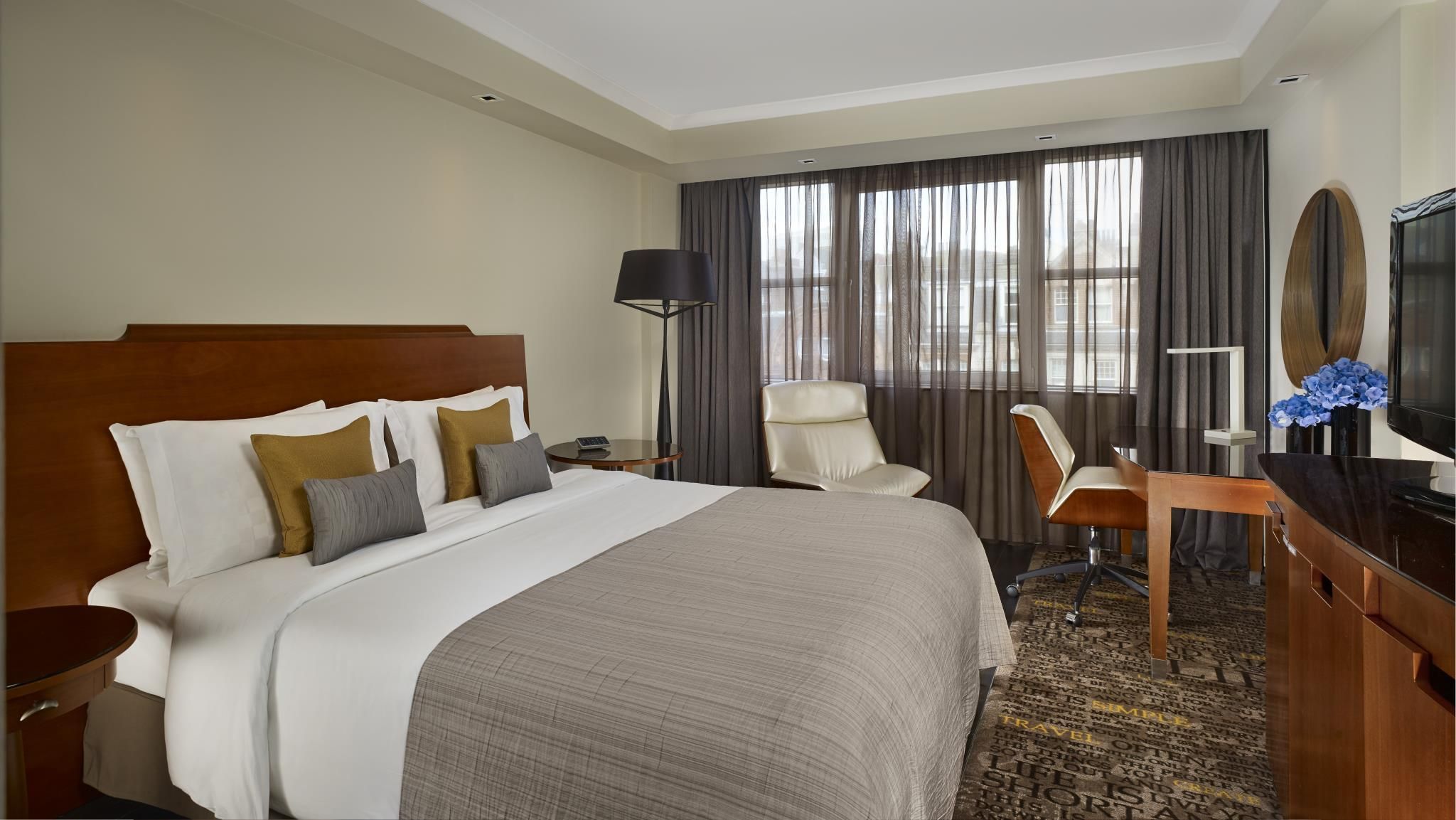 undefined Park Plaza Victoria London 9