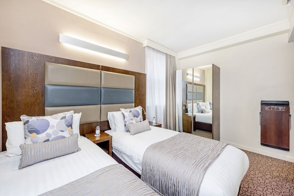 Mercure London Paddington Standard Room, 2 Twin Beds 3