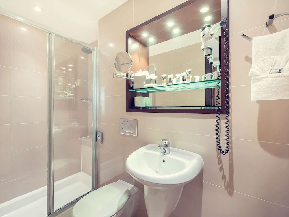 Mercure London Paddington Standard Room, 2 Twin Beds 12