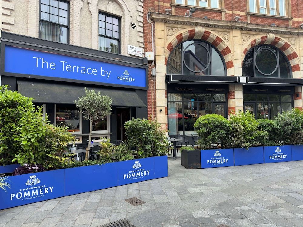 undefined Radisson Blu Hotel, London Leicester Square 2