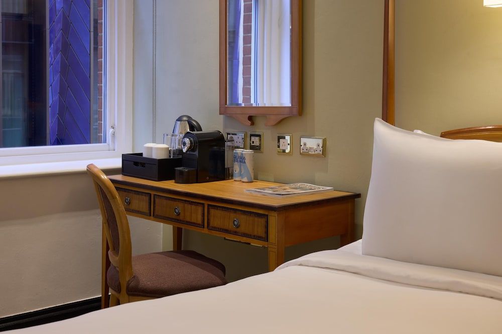 undefined Radisson Blu Hotel, London Leicester Square 8