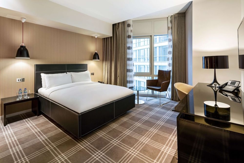 undefined Radisson Blu Hotel, London Canary Wharf East 6