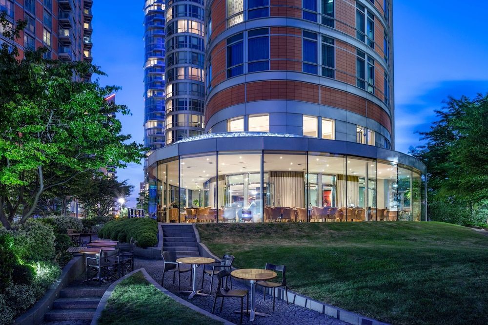 undefined Radisson Blu Hotel, London Canary Wharf East 3