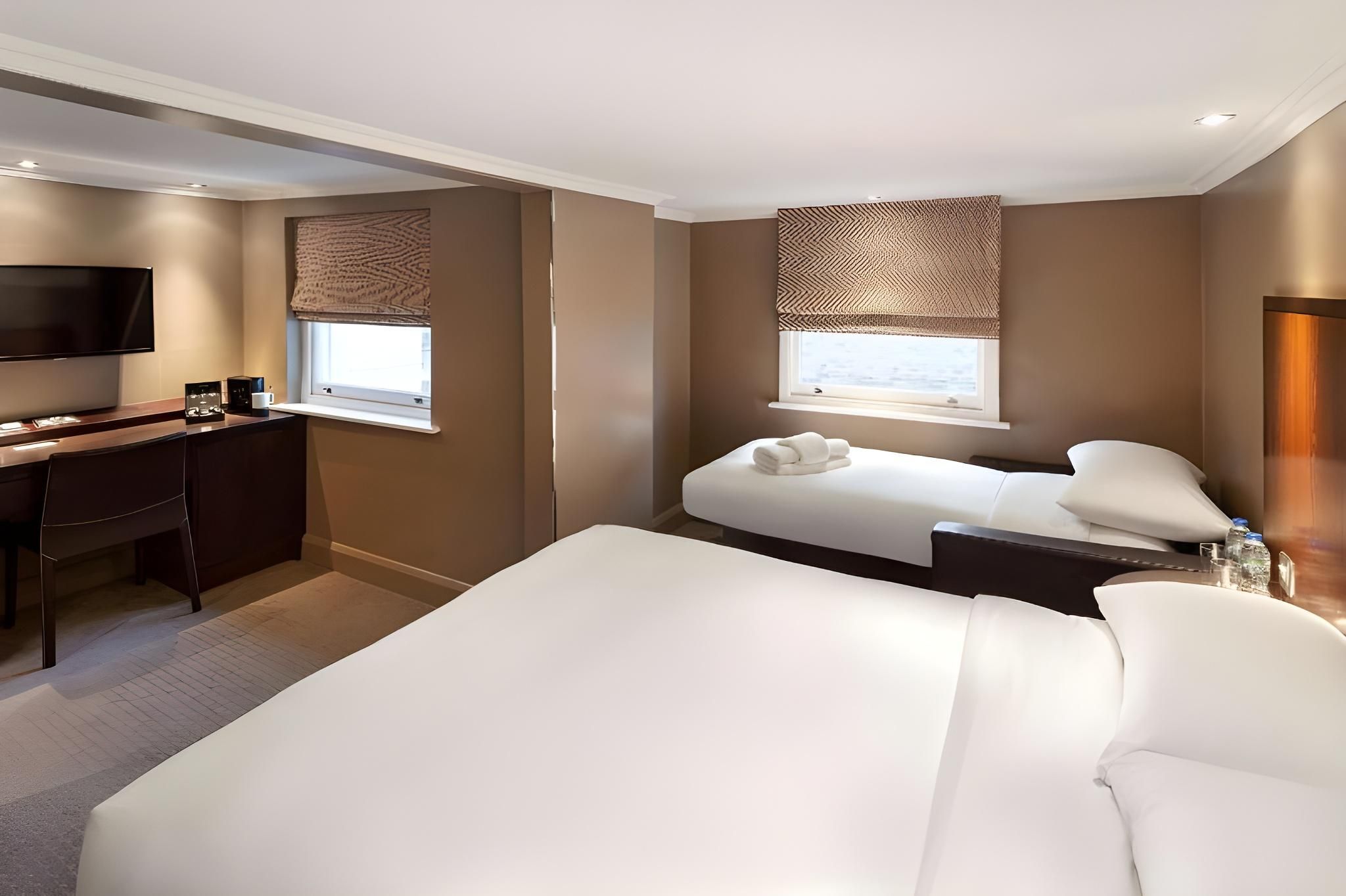 Radisson Blu Hotel, London Marble Arch Standard Double / Twin Room