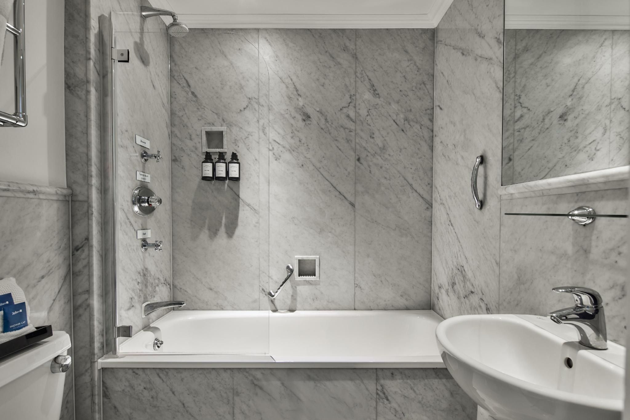 undefined Radisson Blu Hotel, London South Kensington 7