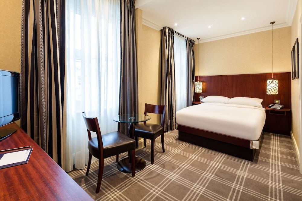 Radisson Blu Hotel, London South Kensington Standard Room 4