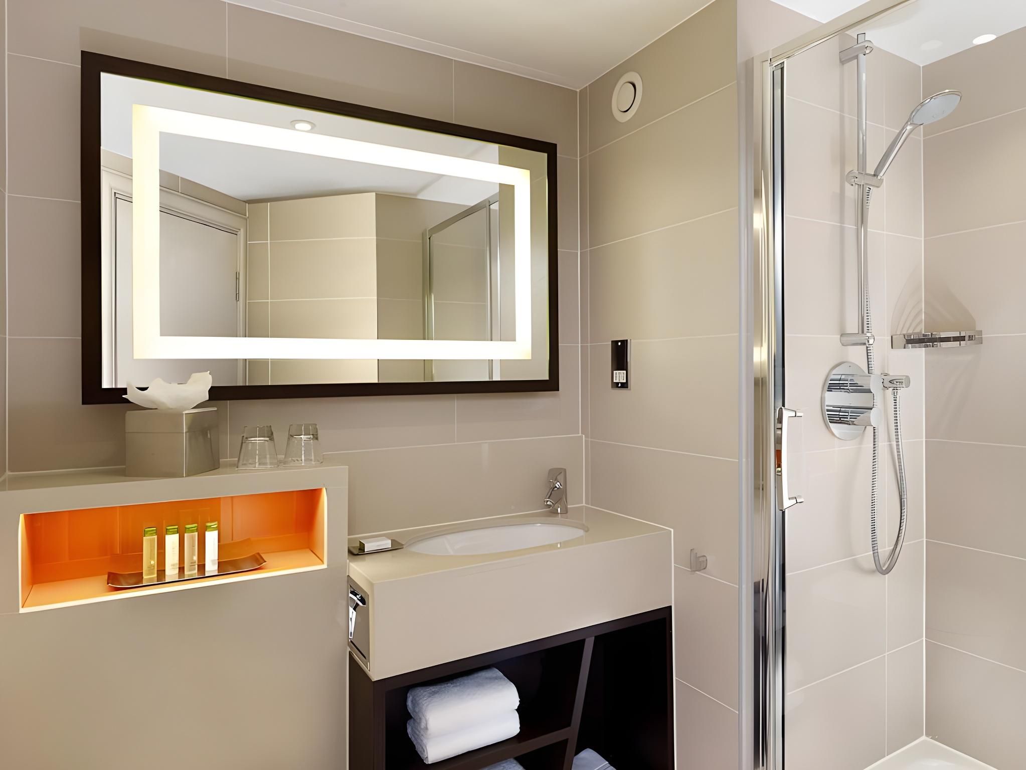 King Bed Deluxe Room