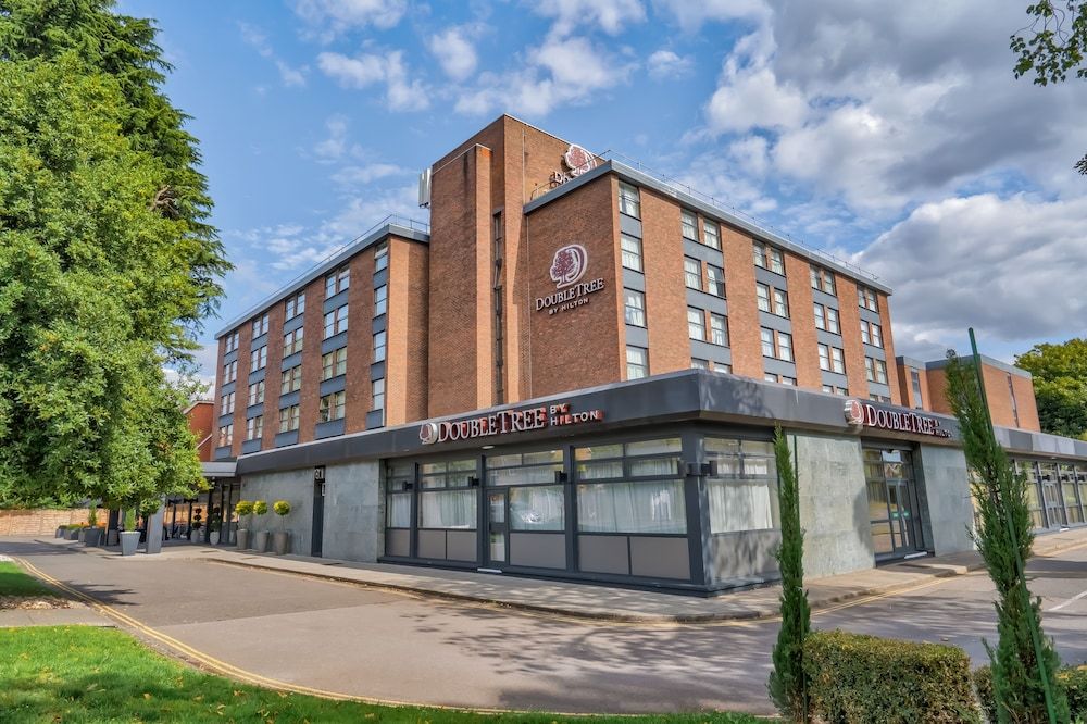 undefined DoubleTree by Hilton London - Ealing Hotel 2