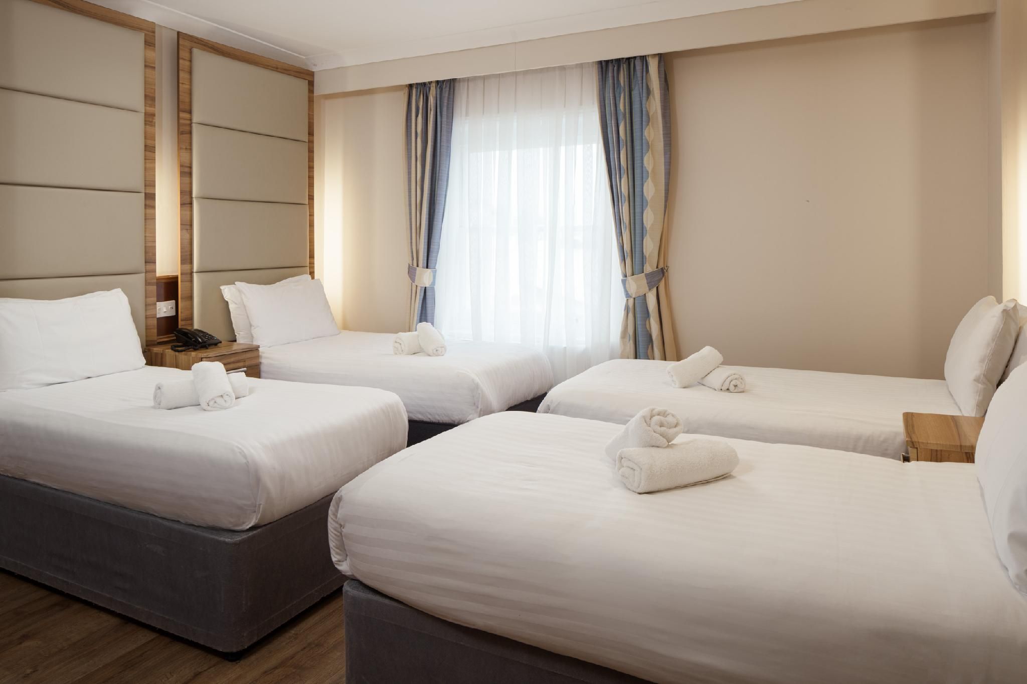 undefined Royal Eagle Hotel 10