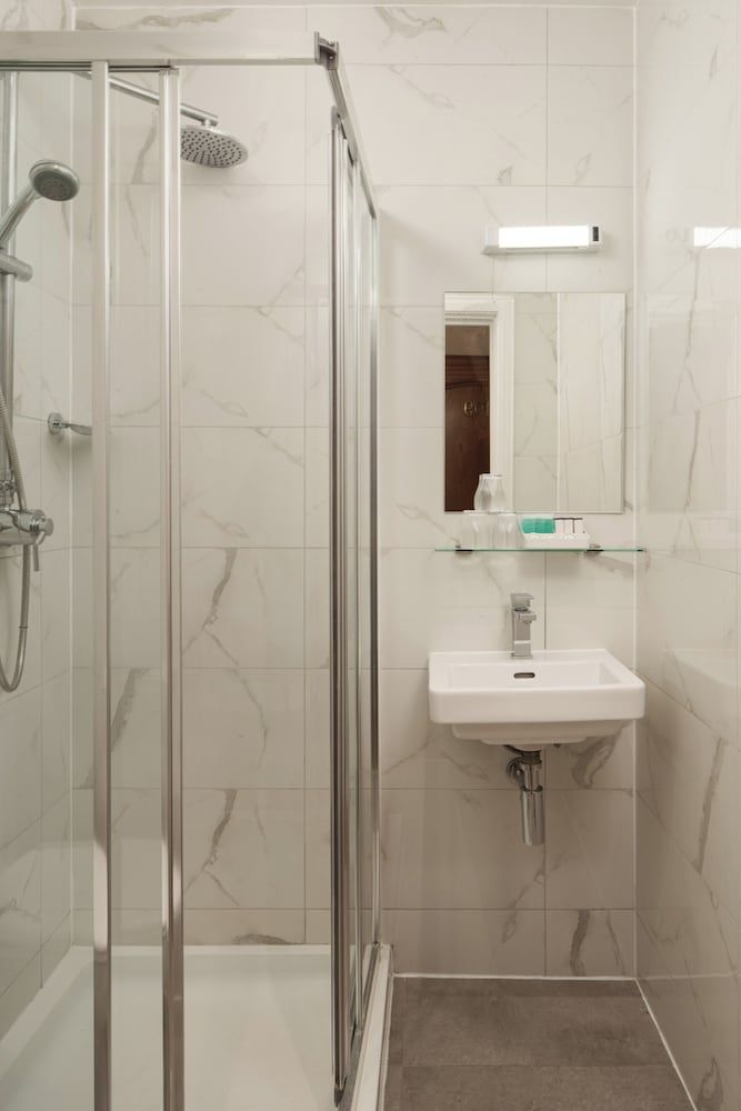 Royal Eagle Hotel Standard Double Room 4