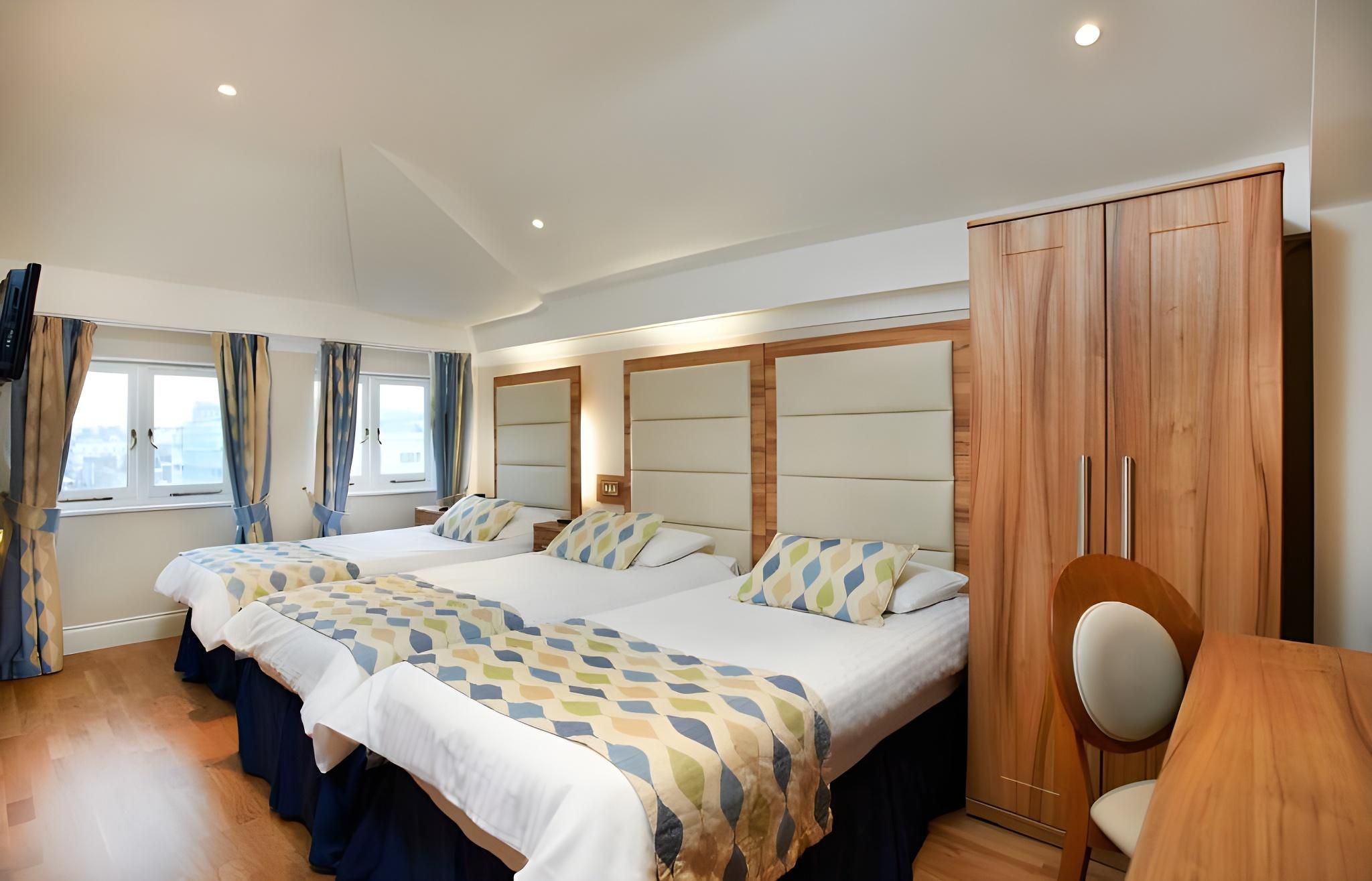 undefined Royal Eagle Hotel 7