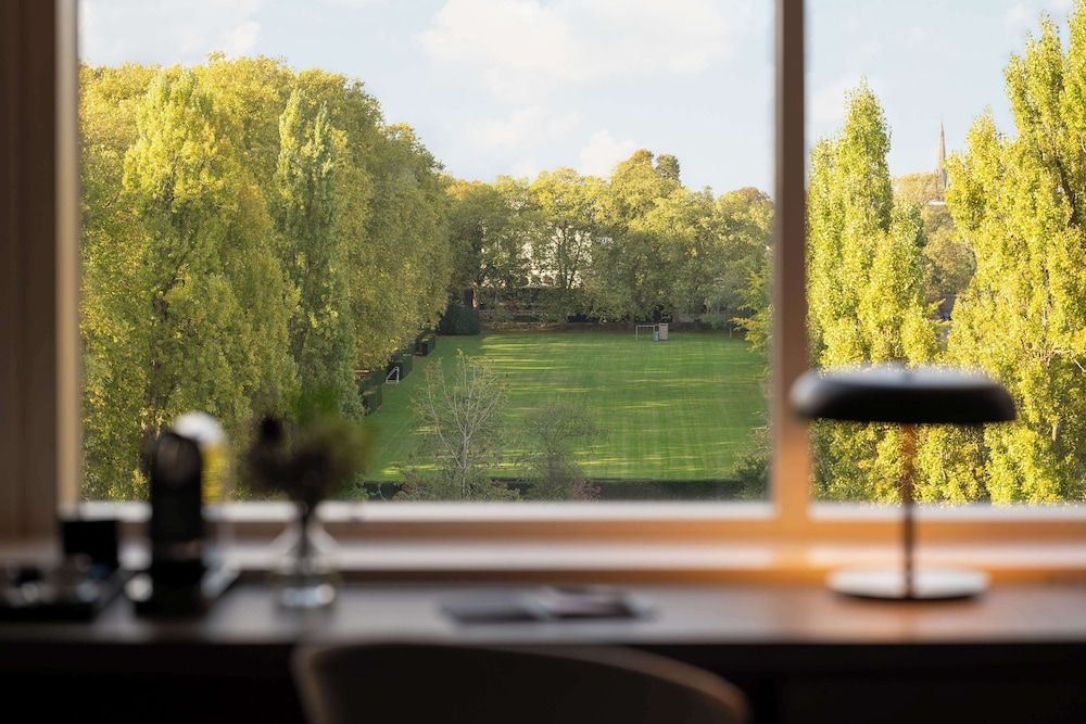 Royal Garden Hotel Classic Double 4