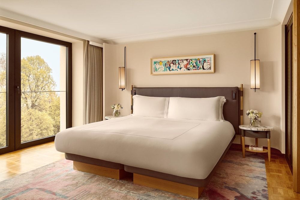 undefined The Berkeley, Maybourne 10