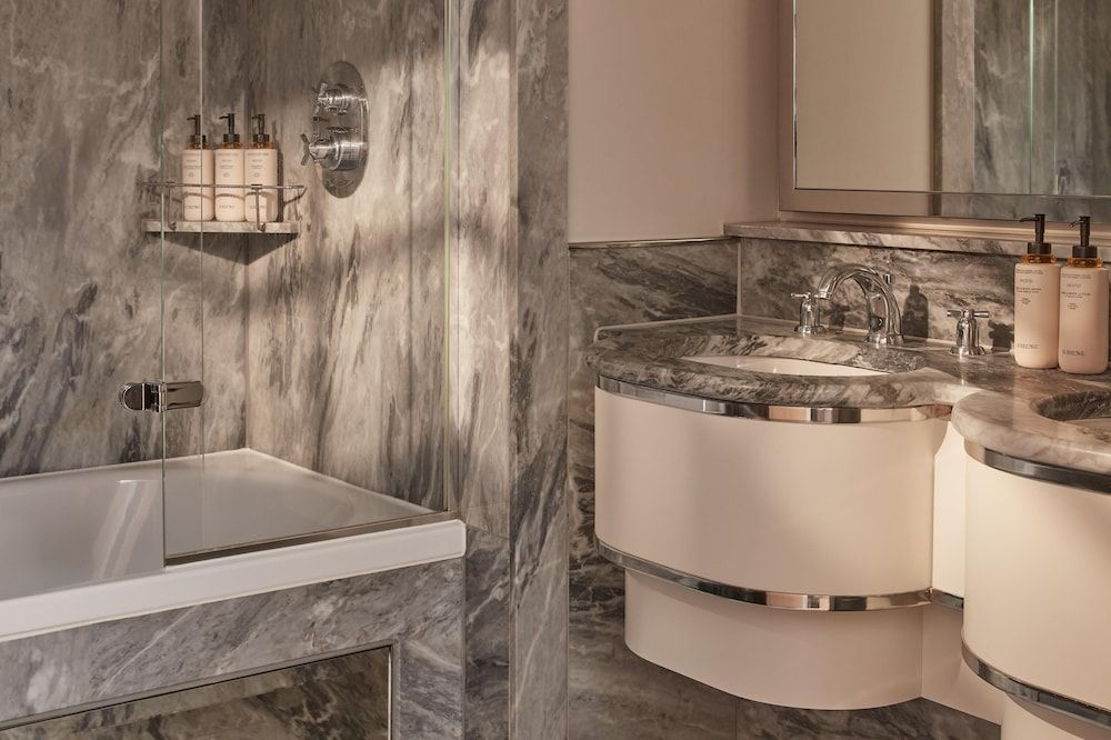 The Berkeley, Maybourne Belgravia Room 2