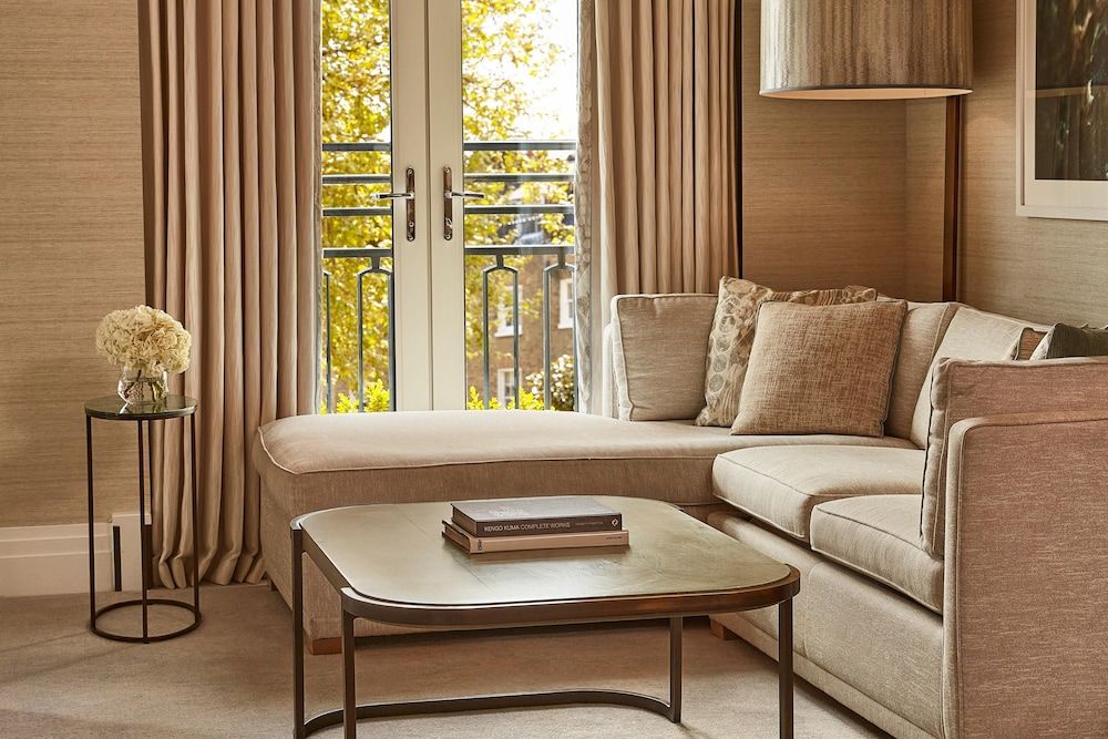 undefined The Berkeley, Maybourne 7