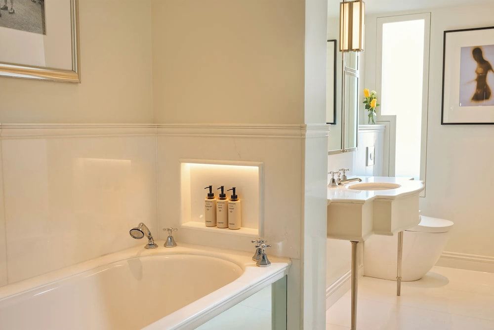 undefined The Connaught, Maybourne 4